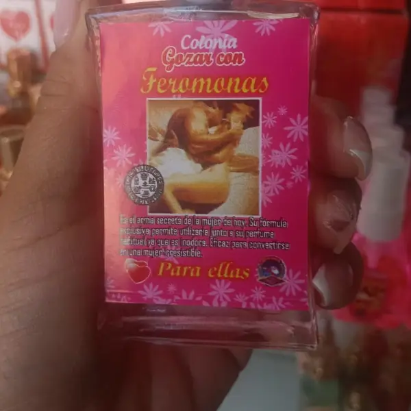Colonia Gozar con Feromonas · Para ellas